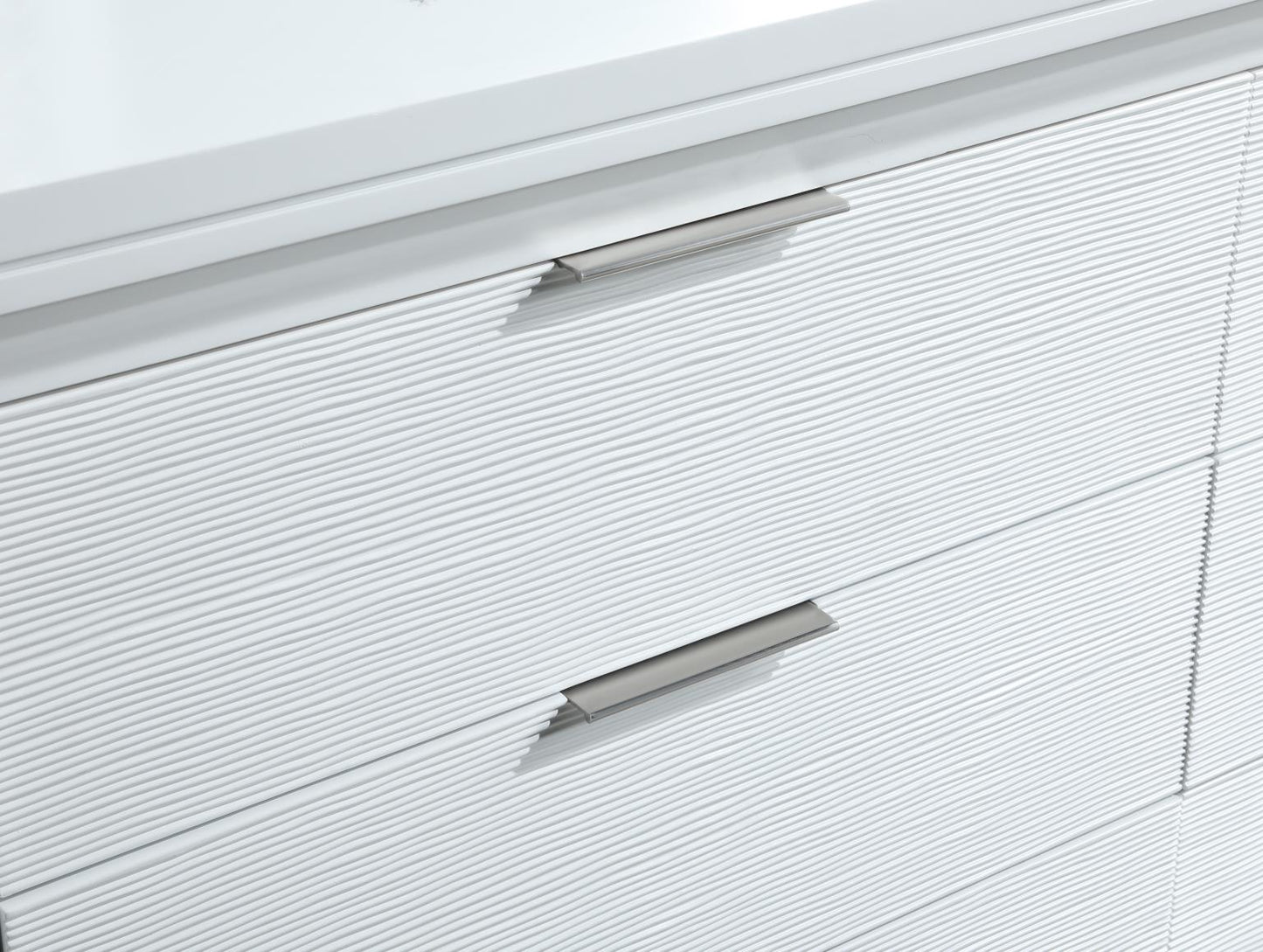B240 - Dresser - White