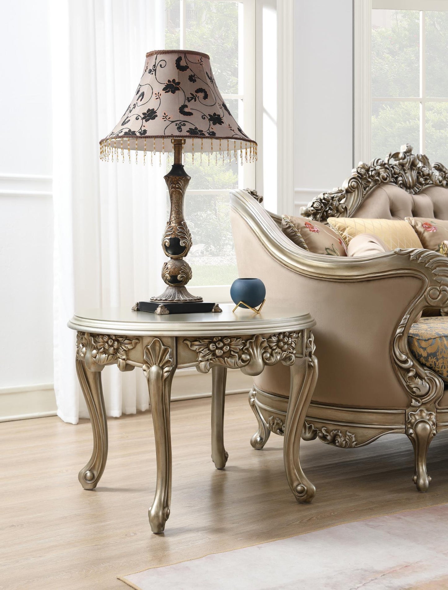 T197 - Traditional Table