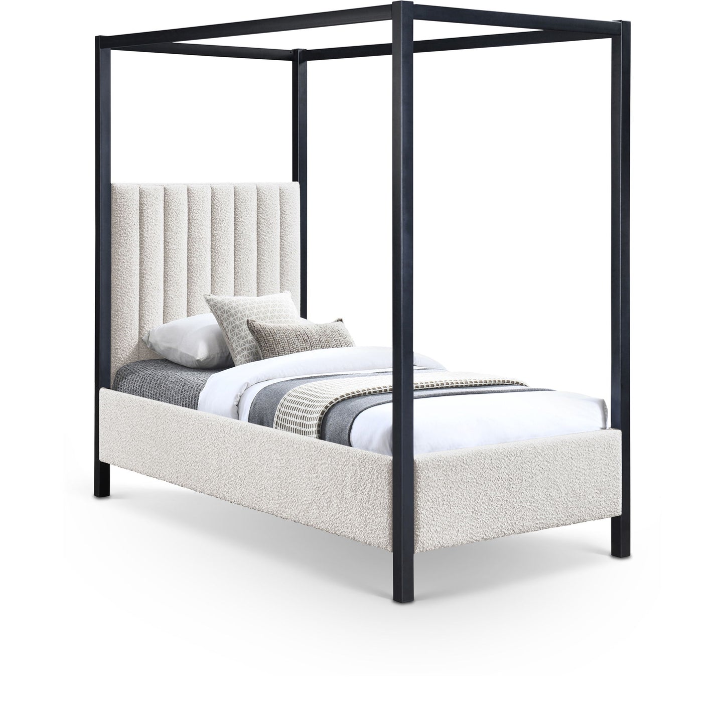 Kelly - Bed