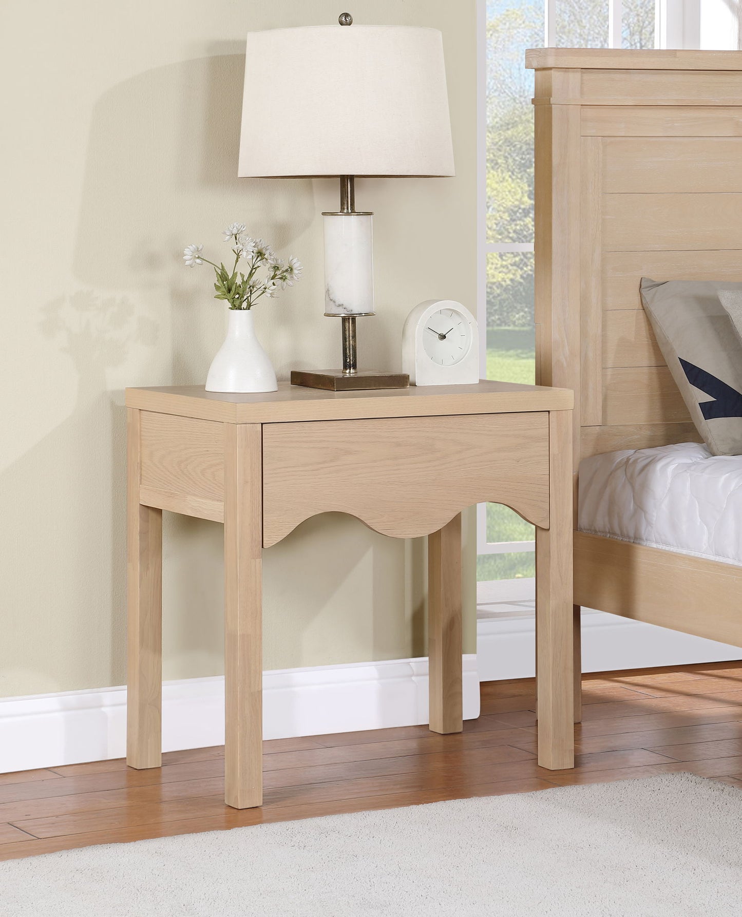 Fiora - Night Stand