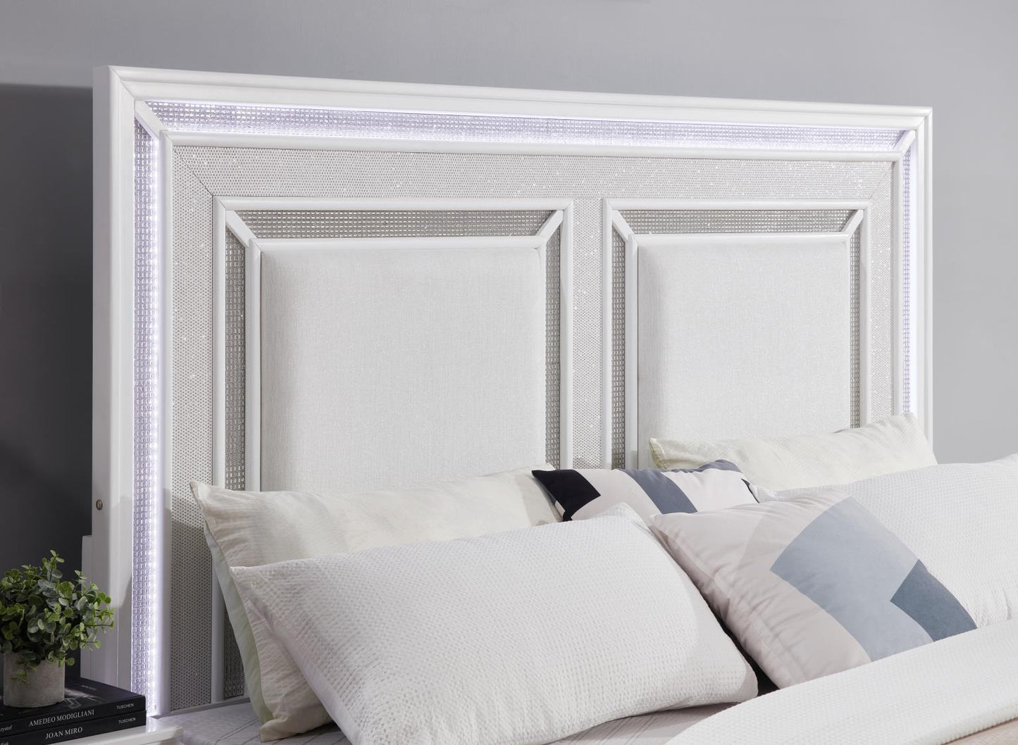 B045 - LED Bed