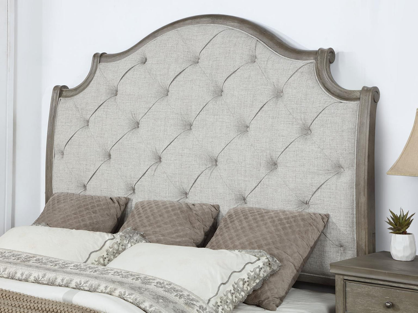 B022 - Bedroom Set