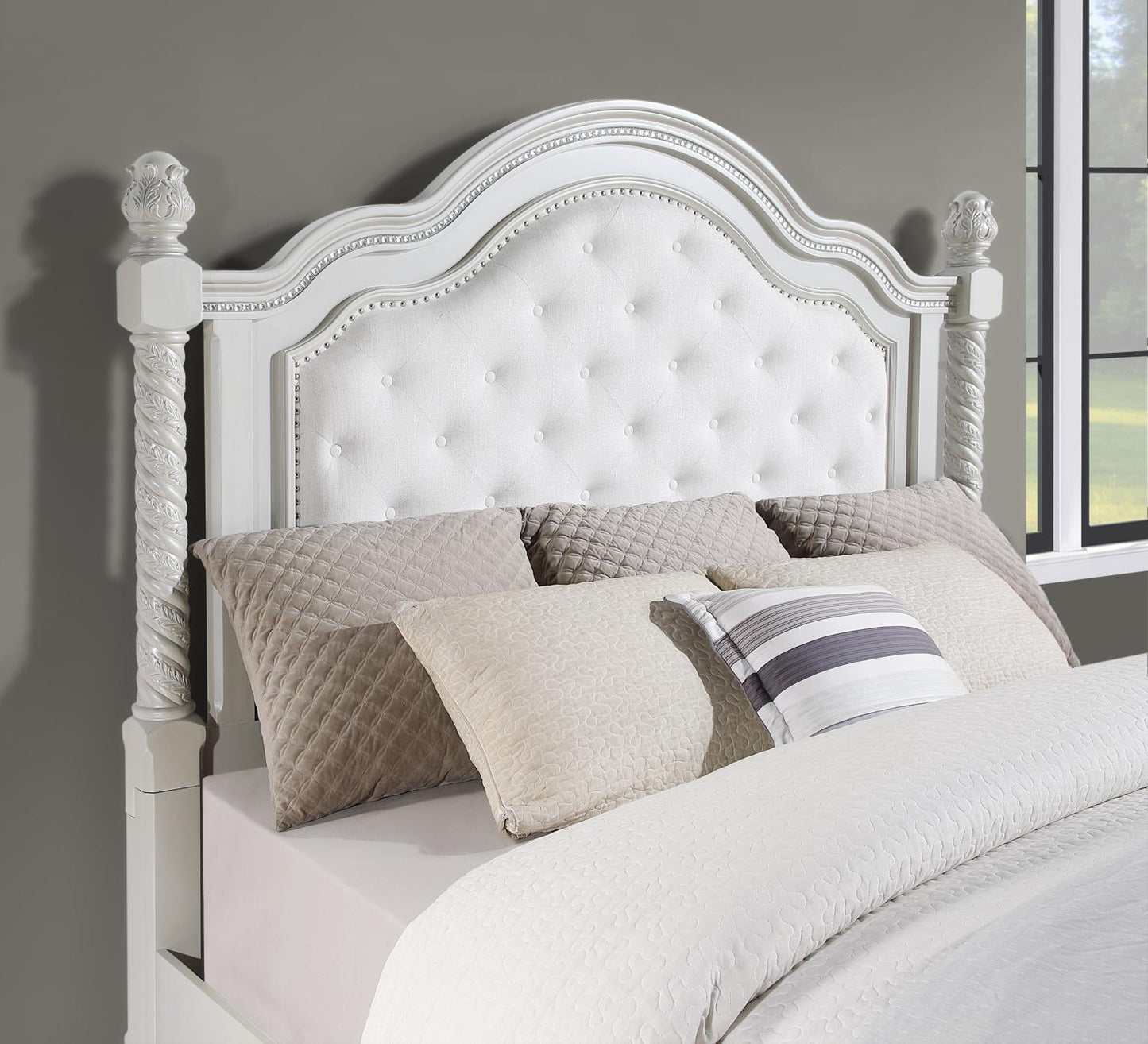 B033 - Bed