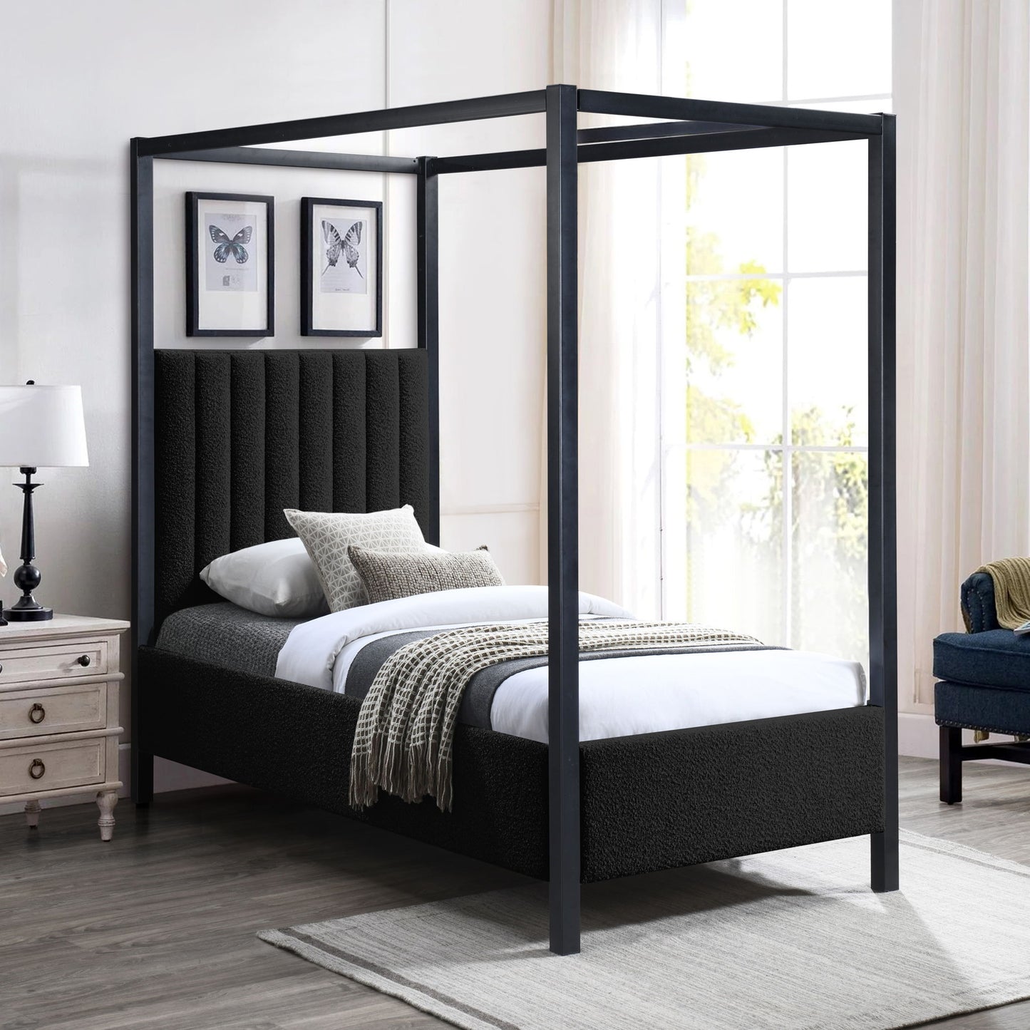 Kelly - Bed