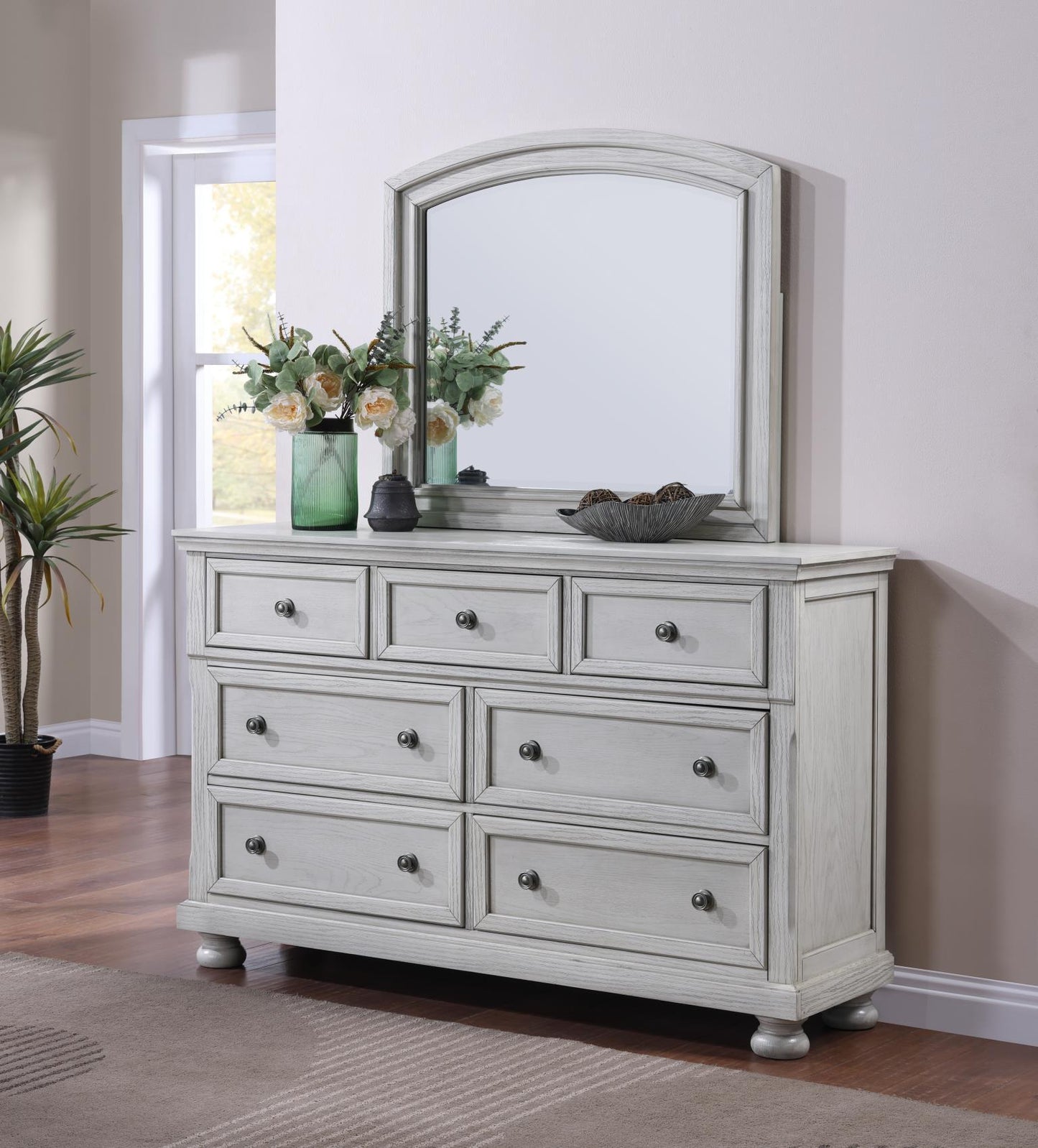 B071 - Bedroom Set