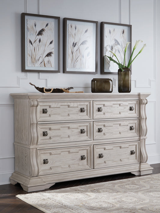 Bruchandi Dresser
