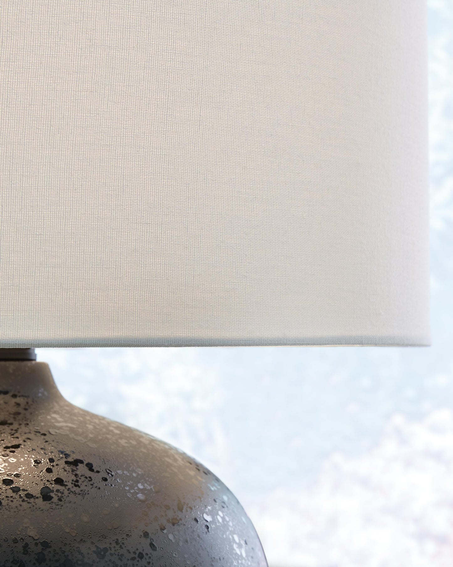 Ladstow Ceramic Table Lamp (1/CN)