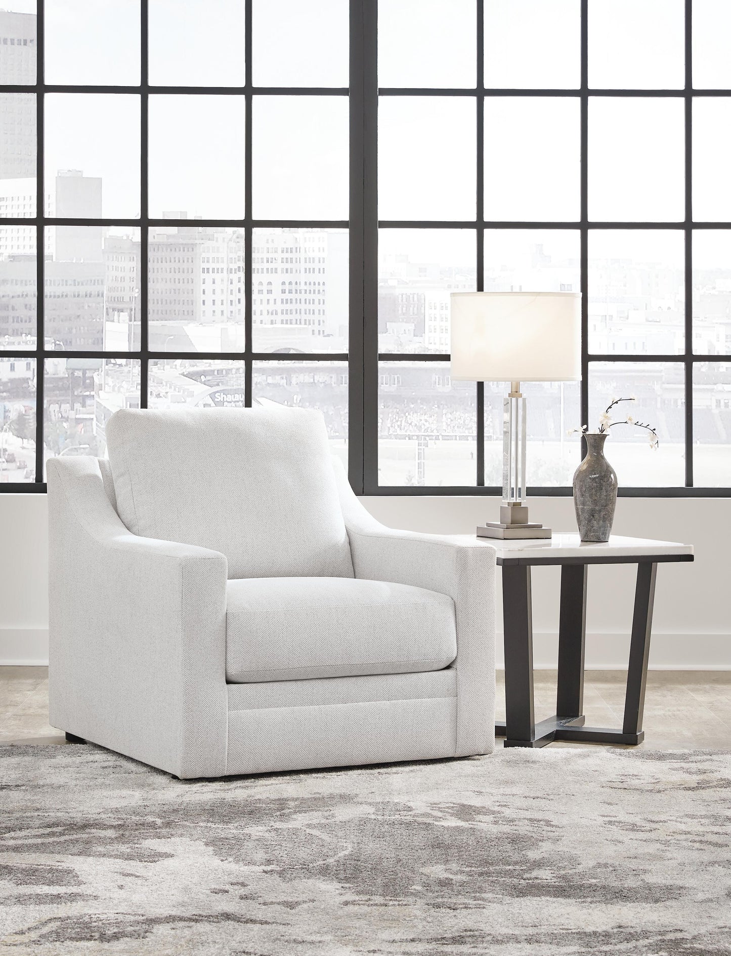 Maitelynn Chair