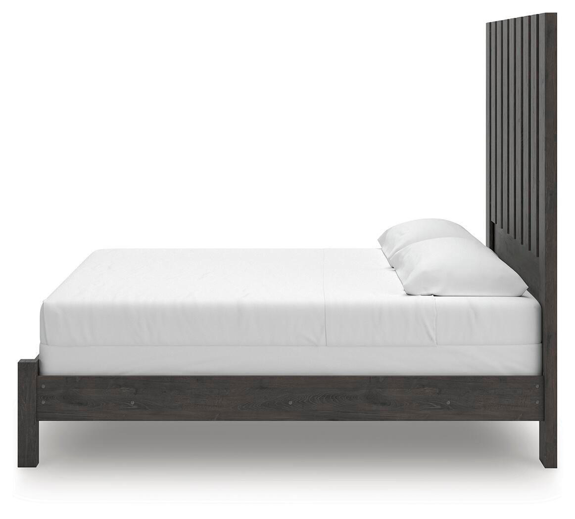 Fraluna King Panel Bed, Dresser and Mirror