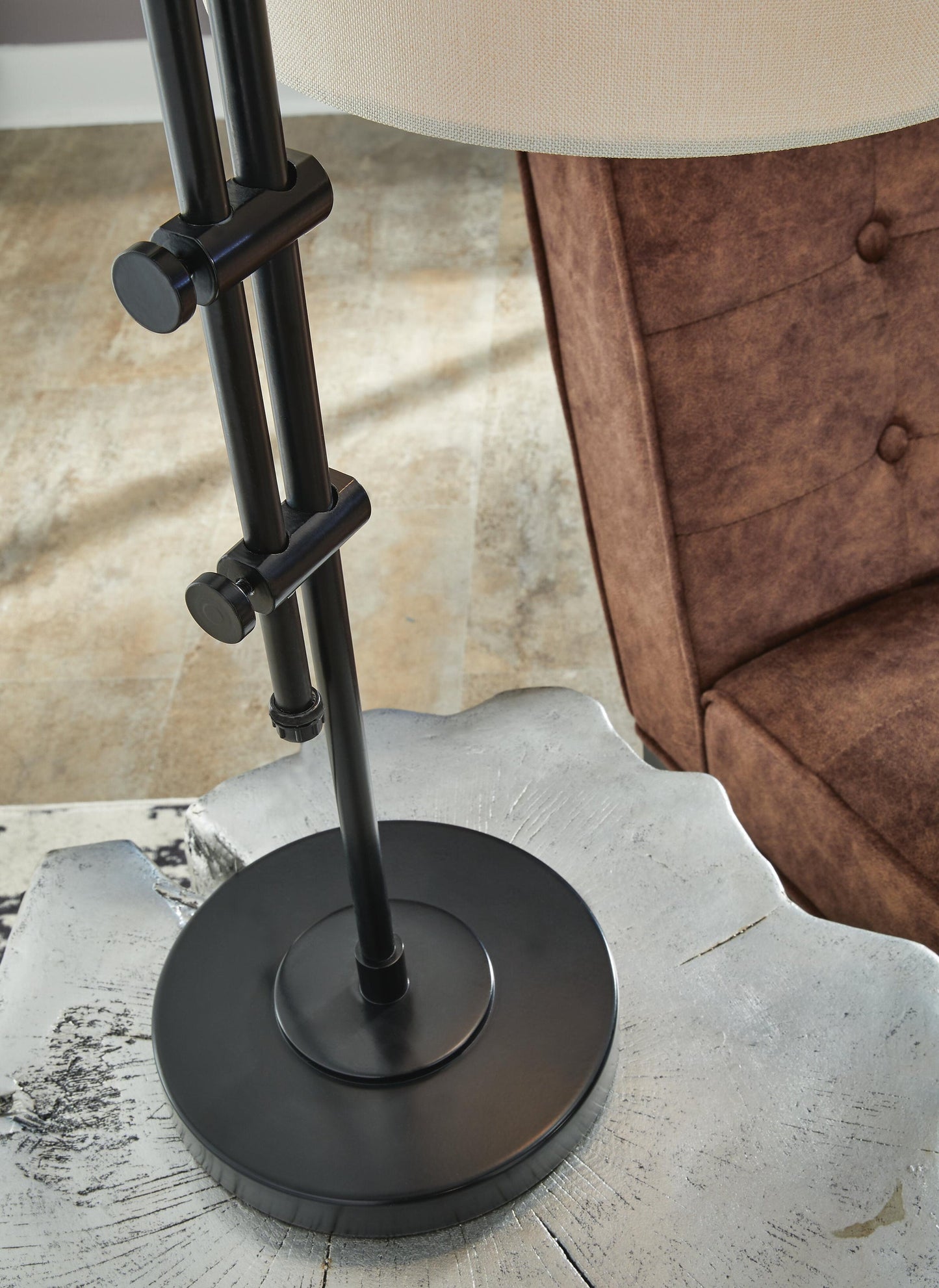 Baronvale Metal Accent Lamp (1/CN)