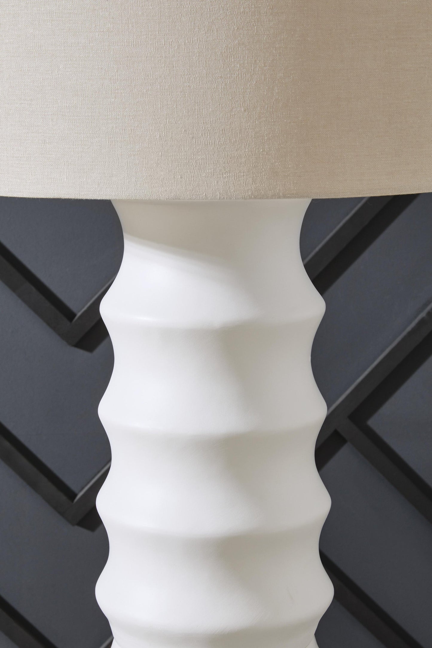 Veraleigh Poly Floor Lamp (1/CN)