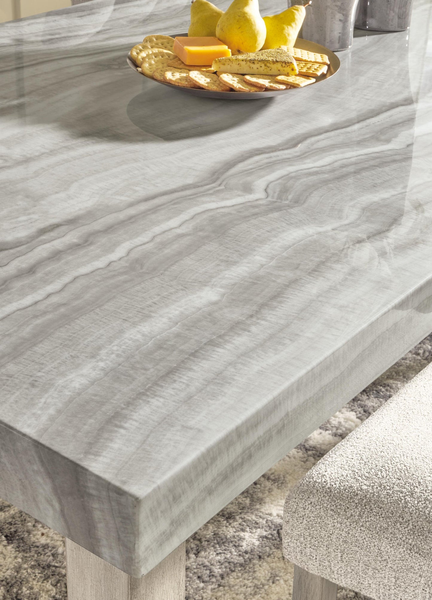 Larawyn Rectangular Dining Room Table