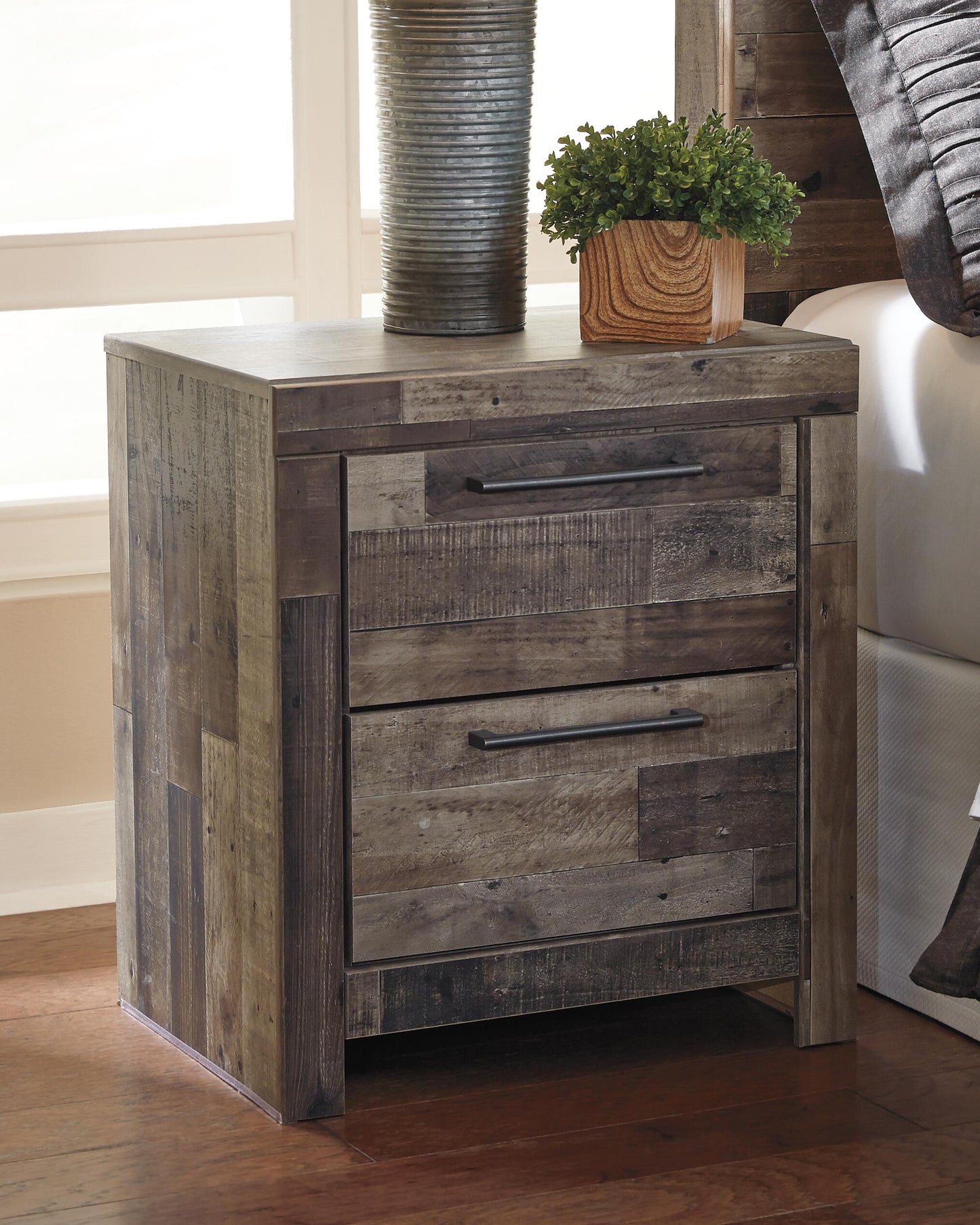 Derekson King Panel Bed with Mirrored Dresser, Chest and Nightstand