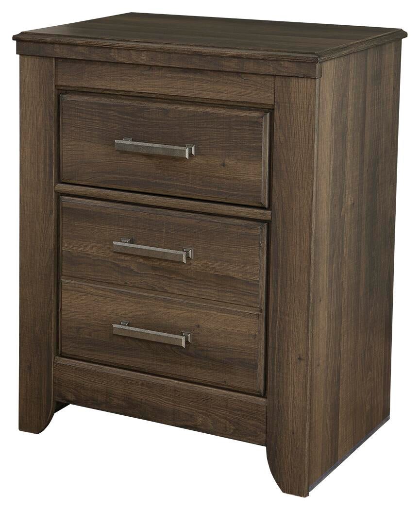 Juararo King Poster Bed with Mirrored Dresser, Chest and Nightstand