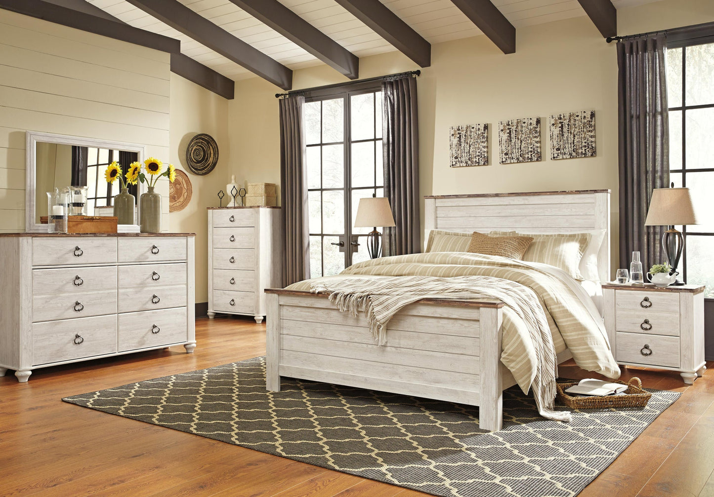 Willowton Queen Panel Bed with Mirrored Dresser and Nightstand