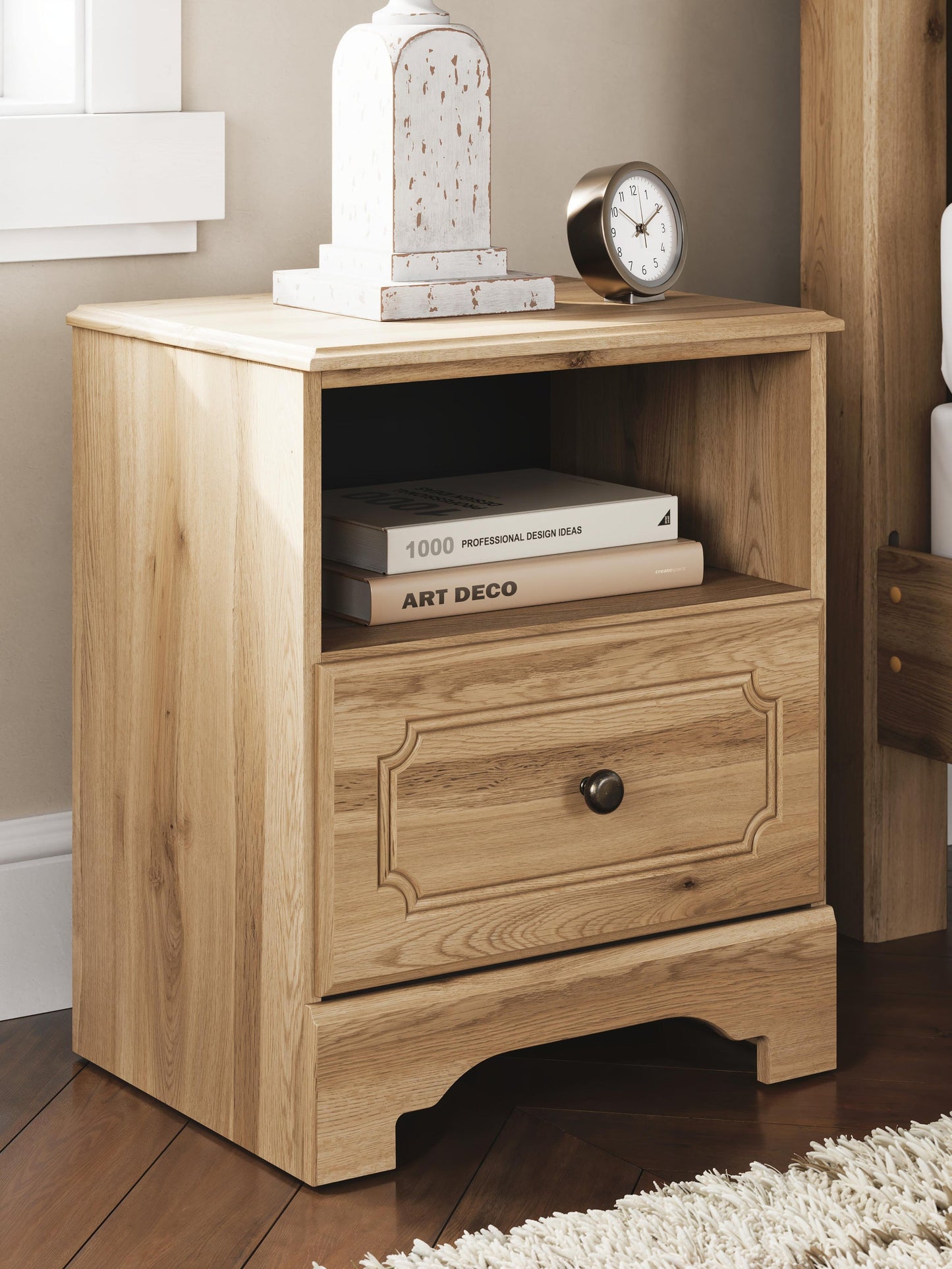Galletyn Twin Panel Bed with Mirrored Dresser and Nightstand