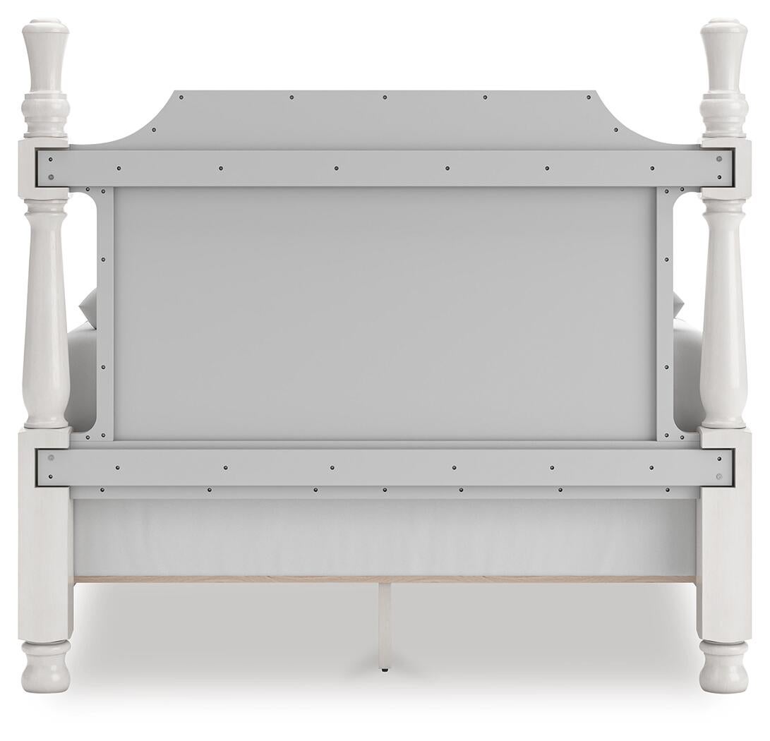 Chadworth Queen Poster Bed, Dresser, Mirror and Nightstand