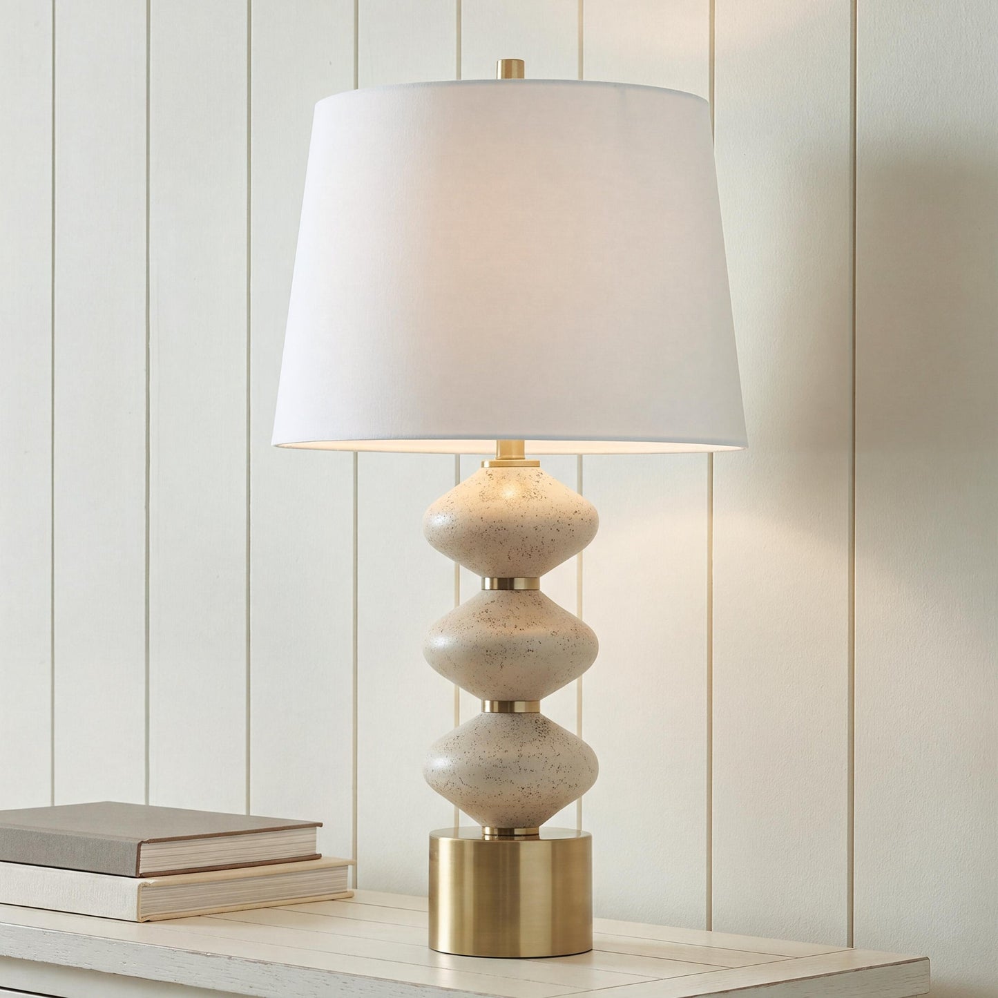 Wardthrone Poly Table Lamp (1/CN)