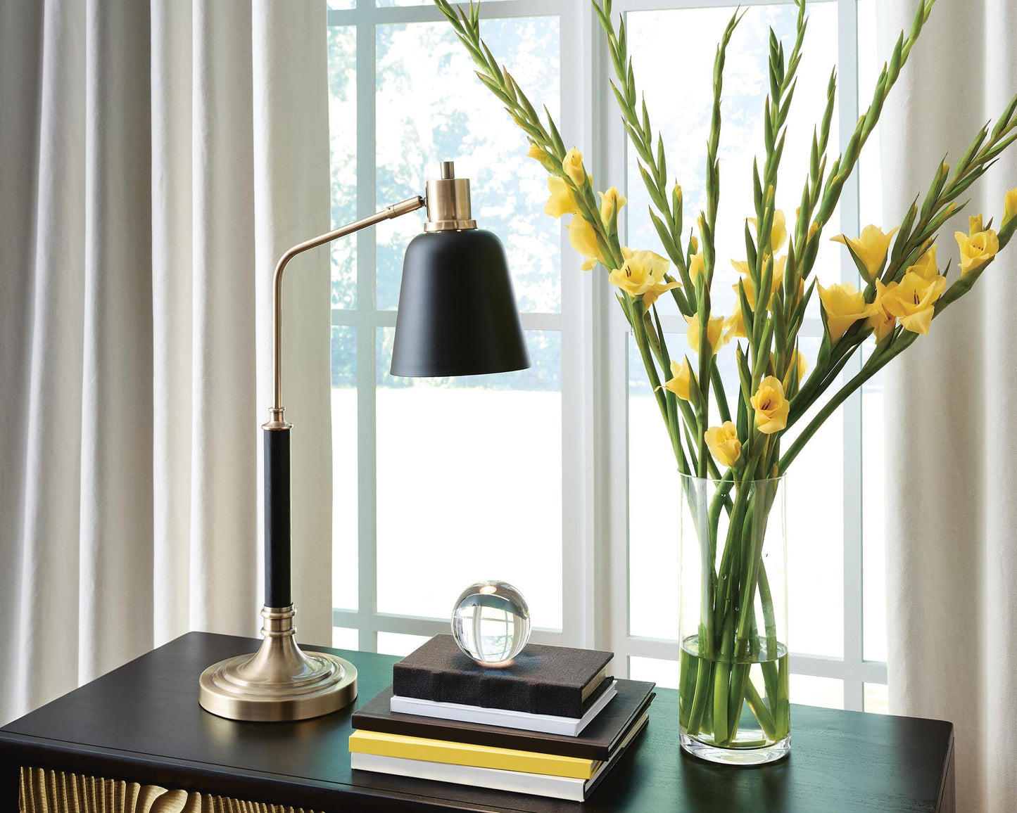 Clairwell Metal Desk Lamp (1/CN)